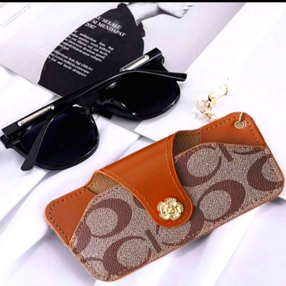 Retro Portable Sunglasses Case With Hook Fashion Accessories for Women